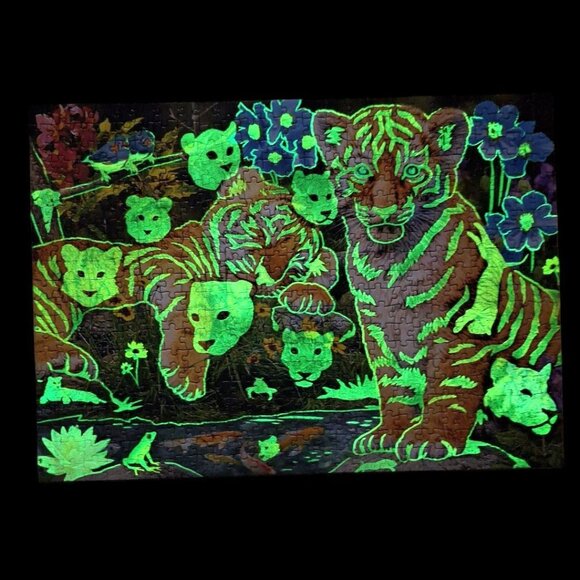 Glow Tiger Puzzle 500 Pieces Hodden Flowers Koi Fish Dark - Picture 3 of 7